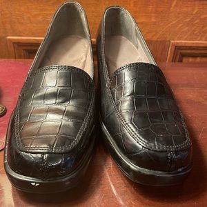 Super Comfy Aerosoles Wedge, size 5, Women’s, perfect commuter shores.